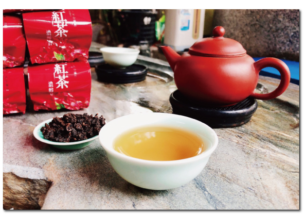 小綠葉蠶叮咬吸食紅茶-台灣百大伴手禮獎圖片